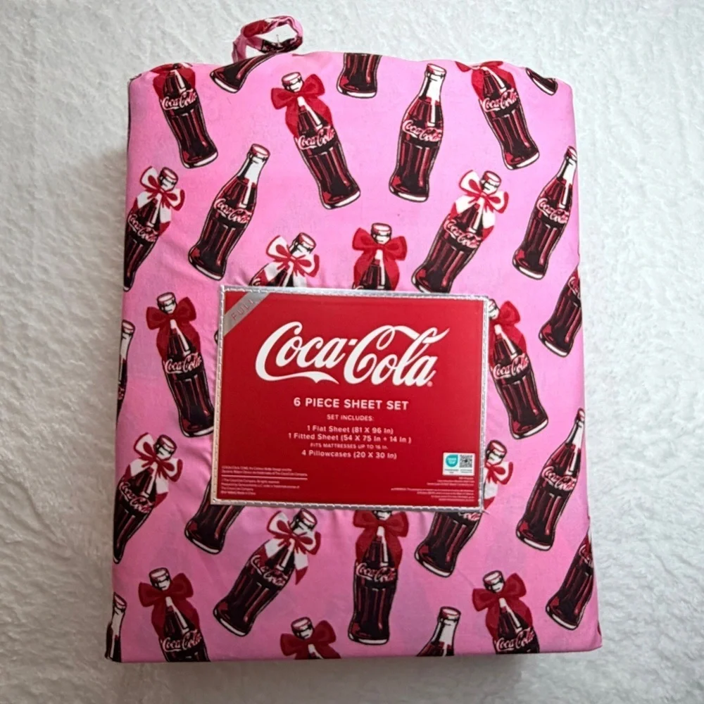 Coca-Cola Pink Gift Set Coca-Cola Pink Full 6 Piece Sheet Set bottles and bows